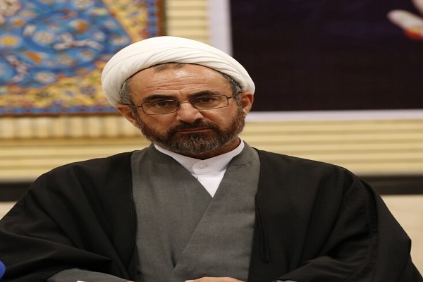 ضرورت الگوسازی قهرمانان واقعی در جامعه