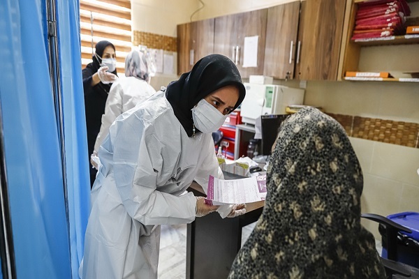 بانوی اهل سنتی که جهادگران به نام علی(ع) دعا کرد بانوی اهل سنتی که جهادگران به نام علی(ع) دعا کرد