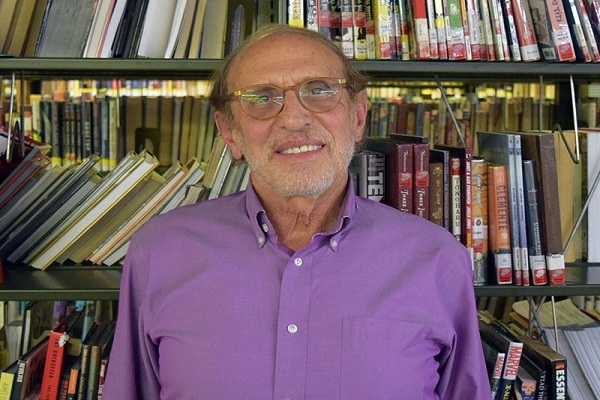 مایکل آرون راکلند(Michael Aaron Rockland)، استاد دانشگاه راتگرزRutgers) University) نیوجرسی