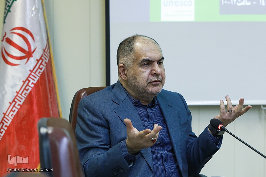 خطر کوتوله شدن مراجع فکری در جامعه‌ای با نقص سواد رسانه‌ای + فیلم