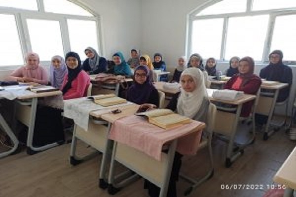  آموزش قرآن به دختران مسلمان بلغار