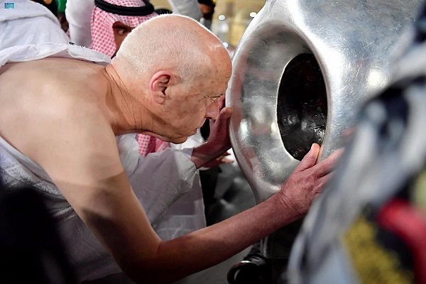 رئیس جمهور تونس در لباس احرام