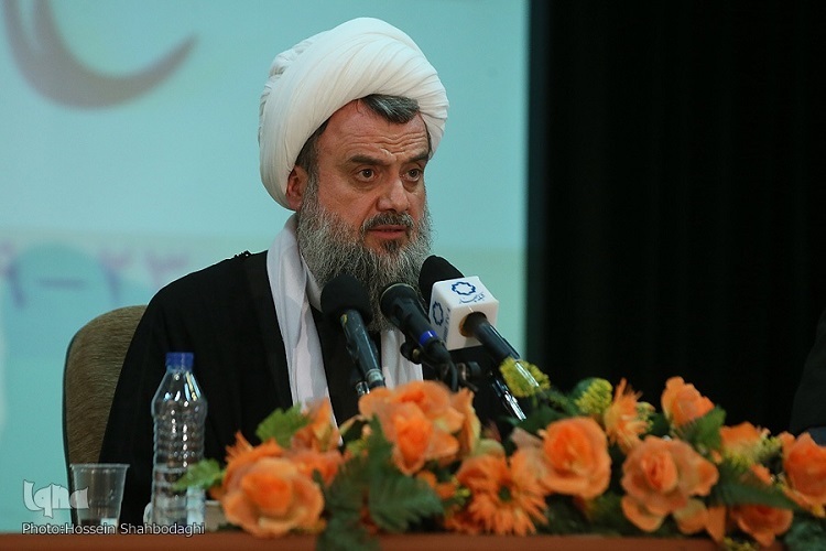 ارسال/ سلفی‌گرایی افراطی بدترین دشمن دین است/ شبهات را درست پاسخ دهیم