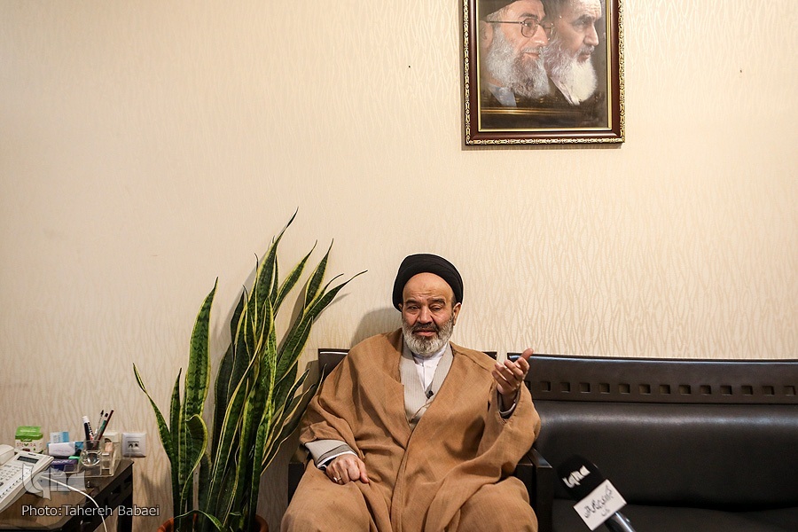 پیوند حوزه و دانشگاه تنها در سایه «خدمت به مردم» محقق می‌شود