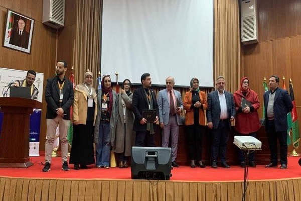 معرفی هنر اسلامی ـ ایرانی در جشنواره تذهیب الجزایر معرفی هنر اسلامی ـ ایرانی در جشنواره تذهیب الجزایر