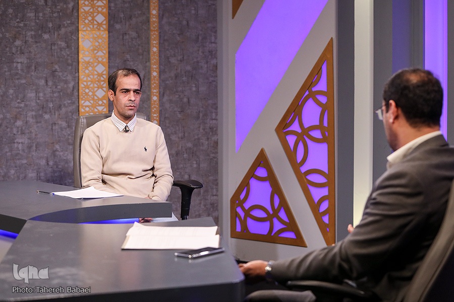 فاصله ما از قرآن به مرحله آسیب‌زنندگی رسیده است / ورود درس قرآن به تمامی رشته‌ها