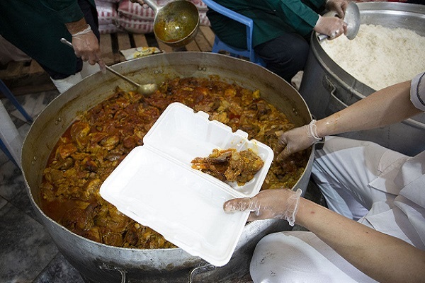 توزیع سبد‌های معیشتی ماه رمضان میان نیازمندان در ایلام