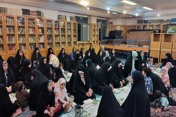 مراسم تجلیل از حافظ کانون 14 معصوم(ع) برگزار شد مراسم تجلیل از حافظ کانون 14 معصوم(ع) برگزار شد