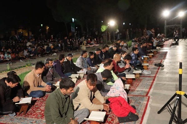 حضور قاری مصری در آرامگاه فردوسی + عکس