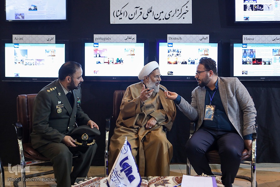 بازدید رئیس سازمان عقیدتی سیاسی ارتش از غرفه ایکنا