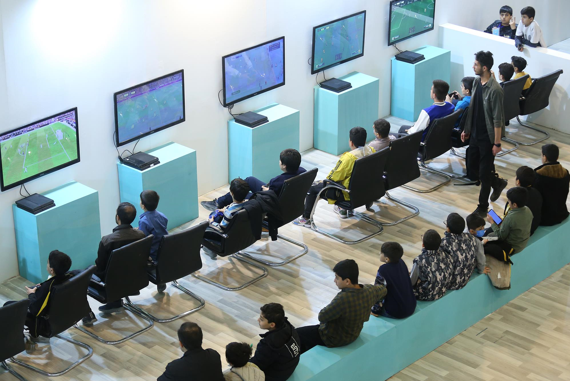 نمایشگاه قرآن جای سوزن انداختن نداشت