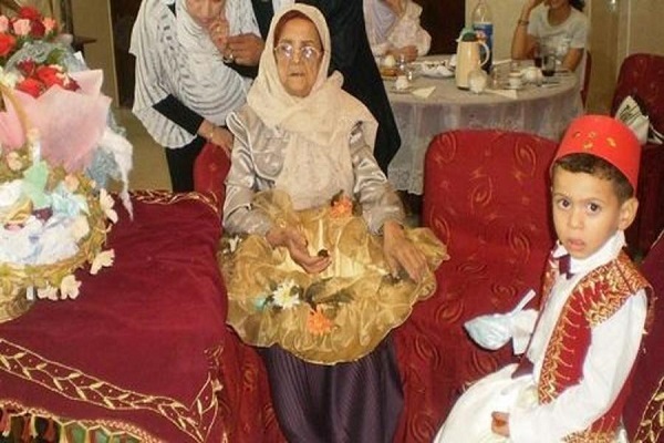 روزه داری کودکان در الجزائر از شیرینی خوران وقت افطار تا سحرهای جمعی روزه داری کودکان در الجزائر از شیرینی خوران وقت افطار تا سحرهای جمعی