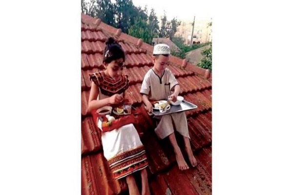 روزه داری کودکان در الجزائر از شیرینی خوران وقت افطار تا سحرهای جمعی روزه داری کودکان در الجزائر از شیرینی خوران وقت افطار تا سحرهای جمعی