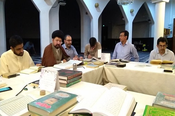 برپایی مراسم جزءخوانی قرآن و تفسیر در مسجد خوجه‌های اثنی عشری شهر آنتاناناریوو