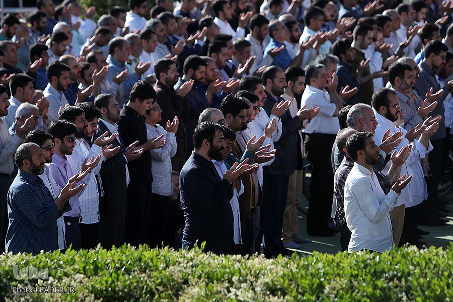 نماز عید فطر چگونه اقامه می‌شود