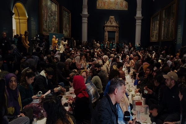 موزه ویکتوریا و آلبرت انگلیس، میزبان مراسم افطاری مسلمانان // اماده موزه ویکتوریا و آلبرت انگلیس، میزبان مراسم افطاری مسلمانان // اماده