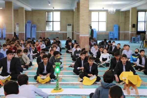 ۱۰ هزار نفر از دانش‌آموزان آذربایجان‌غربی در محفل انس با قرآن شرکت کردند