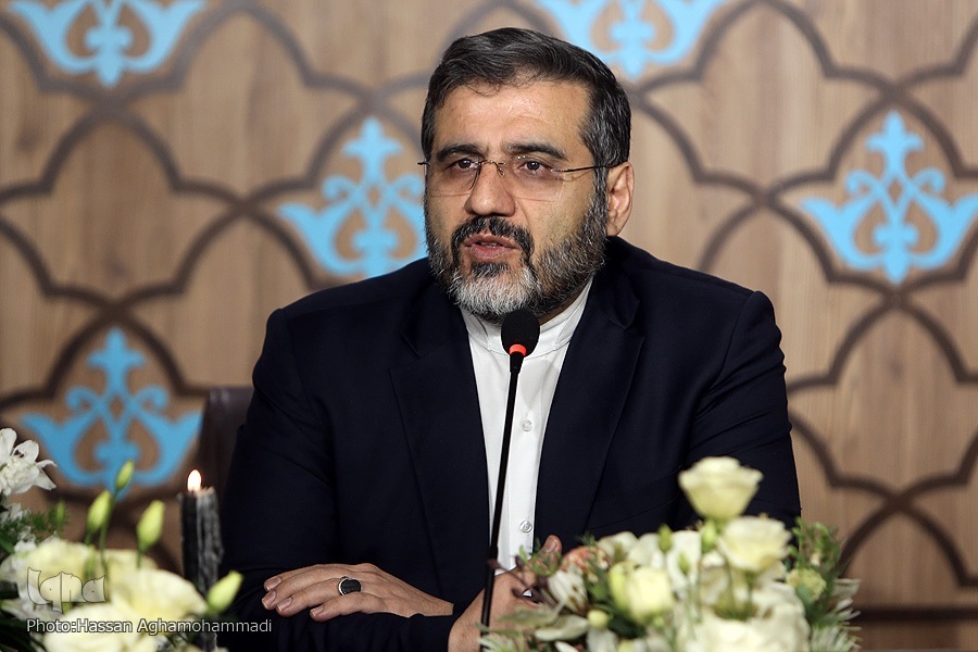 عماد افروغ پرچمدار نقد درون‌گفتمانی بود