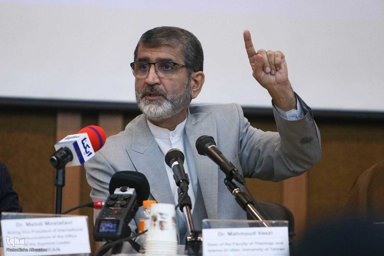 لزوم توجه به ابتکارات تازه و استفاده از فناوری‌های روز در تبیین مفاهیم قرآنی