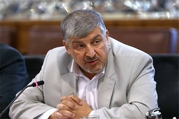 منصور حقیقتپور، کارشناس مسائل سیاسی و نایب رئیس کمیسیون امنیت ملی و سیاست خارجی در مجلس دهم منصور حقیقتپور، کارشناس مسائل سیاسی و نایب رئیس کمیسیون امنیت ملی و سیاست خارجی در مجلس دهم