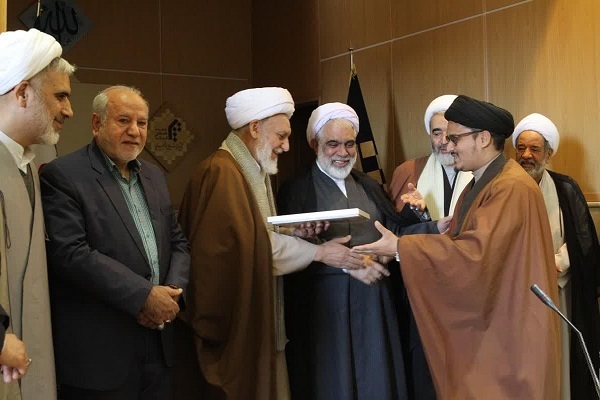 اولین دوره اشهار قاریان جامعه المصطفی برگزار شد اولین دوره اشهار قاریان جامعه المصطفی برگزار شد