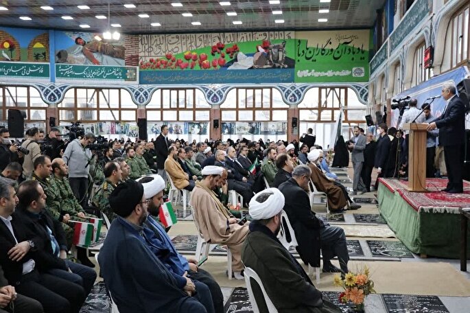 عکس | ویژه‌برنامه آغاز دهه مبارک در گلزار شهدای رشت