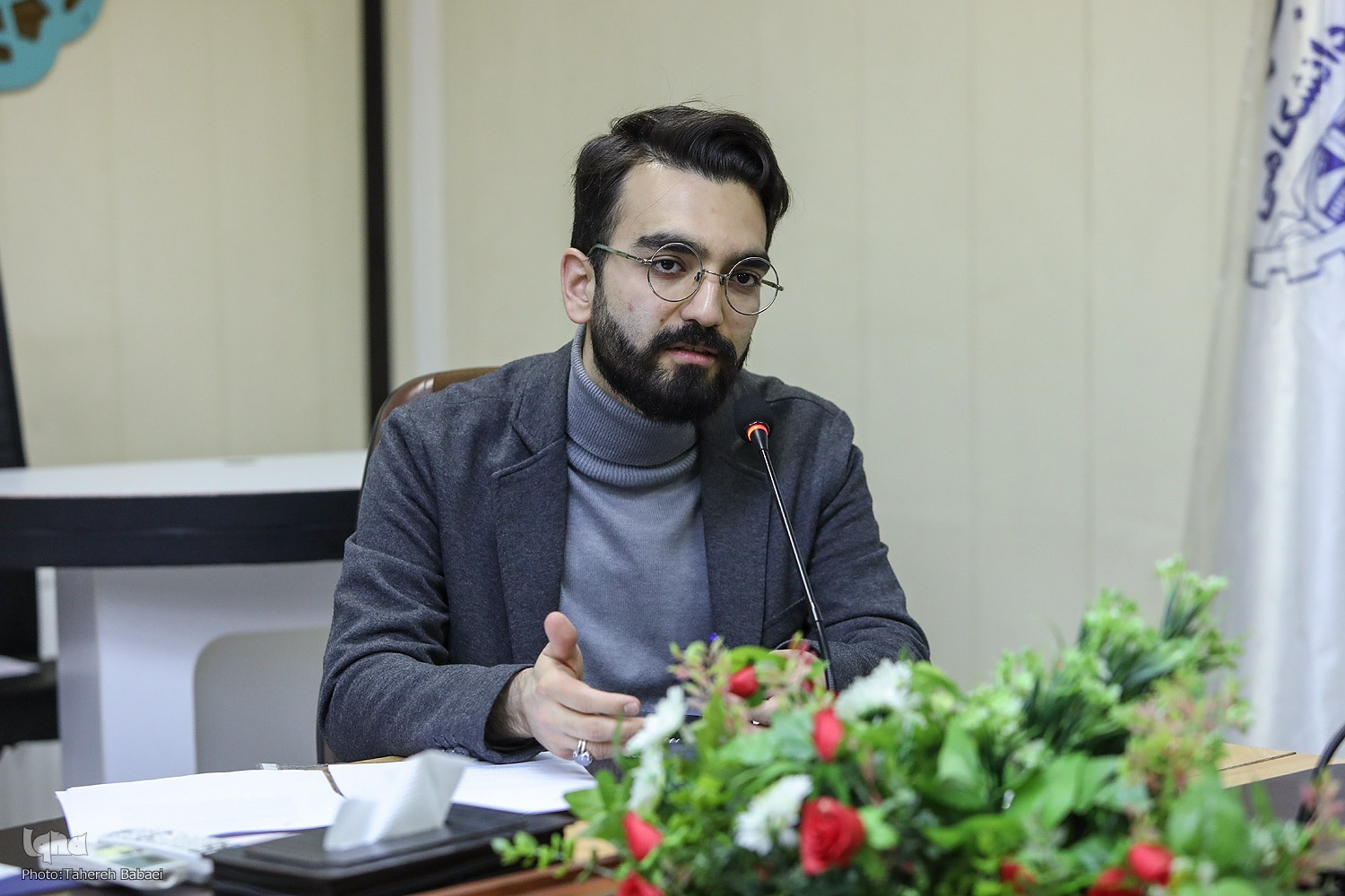 آمار توجه به زبان فارسی پس از انقلاب اسلامی بالا رفته است + فیلم