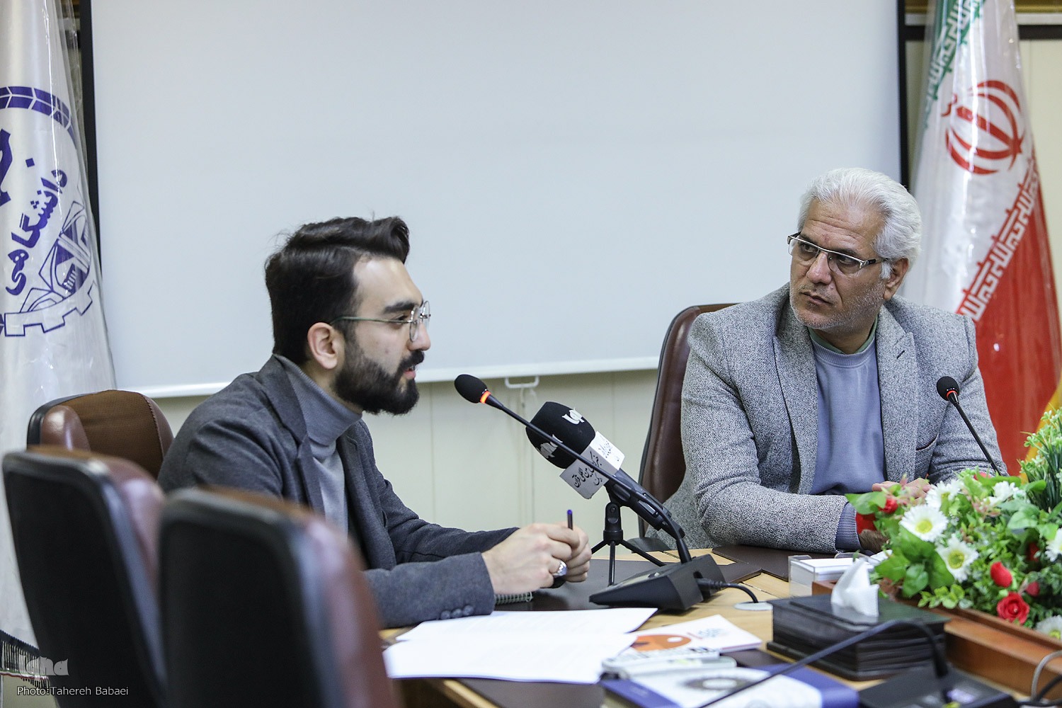 آمار توجه به زبان فارسی پس از انقلاب اسلامی بالا رفته است + فیلم