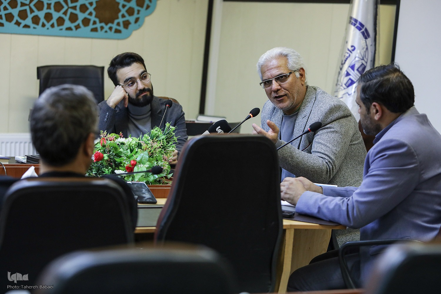 آمار توجه به زبان فارسی پس از انقلاب اسلامی بالا رفته است + فیلم