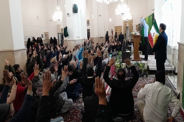 ویژه برنامه «نگین نبوت» با حضور زائران غیرایرانی برگزار شد