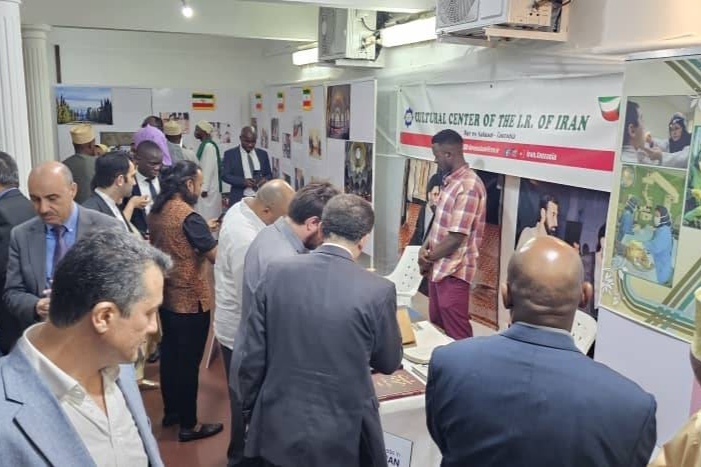 گرامیداشت جشن انقلاب در تانزانیا