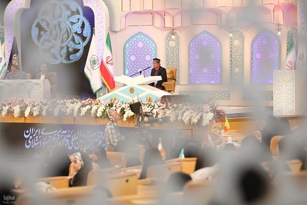 همخوانی زیبای نوجوانان قرآنی و تلاوت زیبای قاریان افتخاری