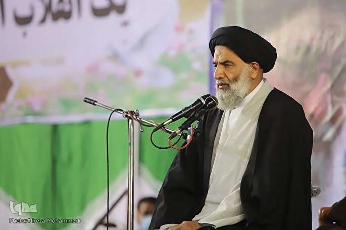 آقاسیدمحسن، با رفتار خود به دین دعوت می‌کرد