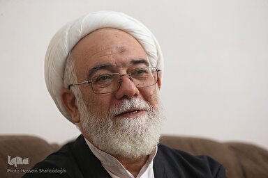 فیلم | تواضع در آیین پدری روحانی