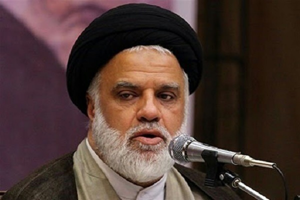 پرچم ایران بالاست