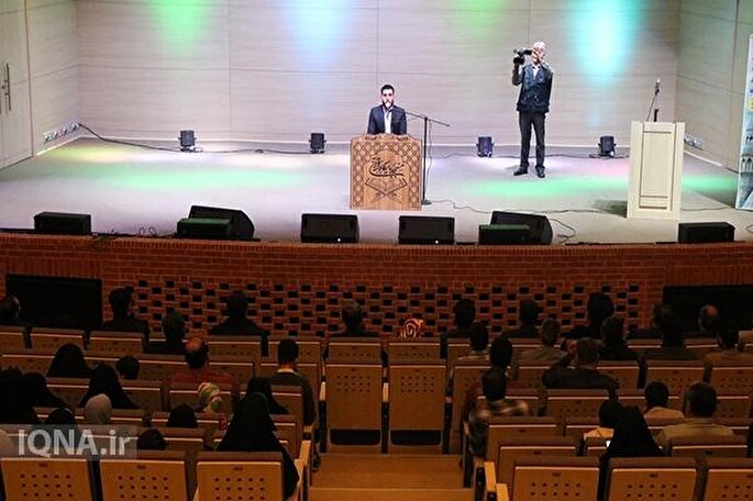 محفل انس با قرآن کریم در یزد برگزار شد