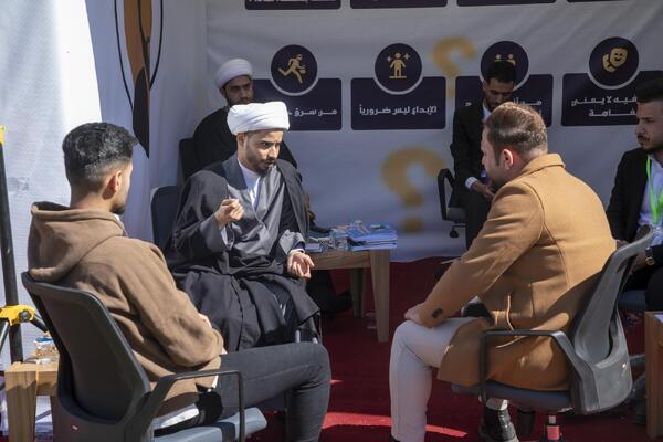 گشایش دومین نمایشگاه سالانه قرآن در دانشگاه کوفه + عکس