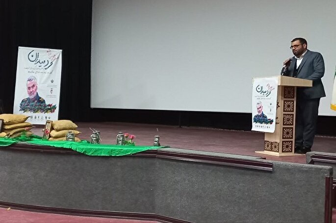 شعرا با هنر خود آرمان‌های انقلاب را به گوش جهانیان برسانند