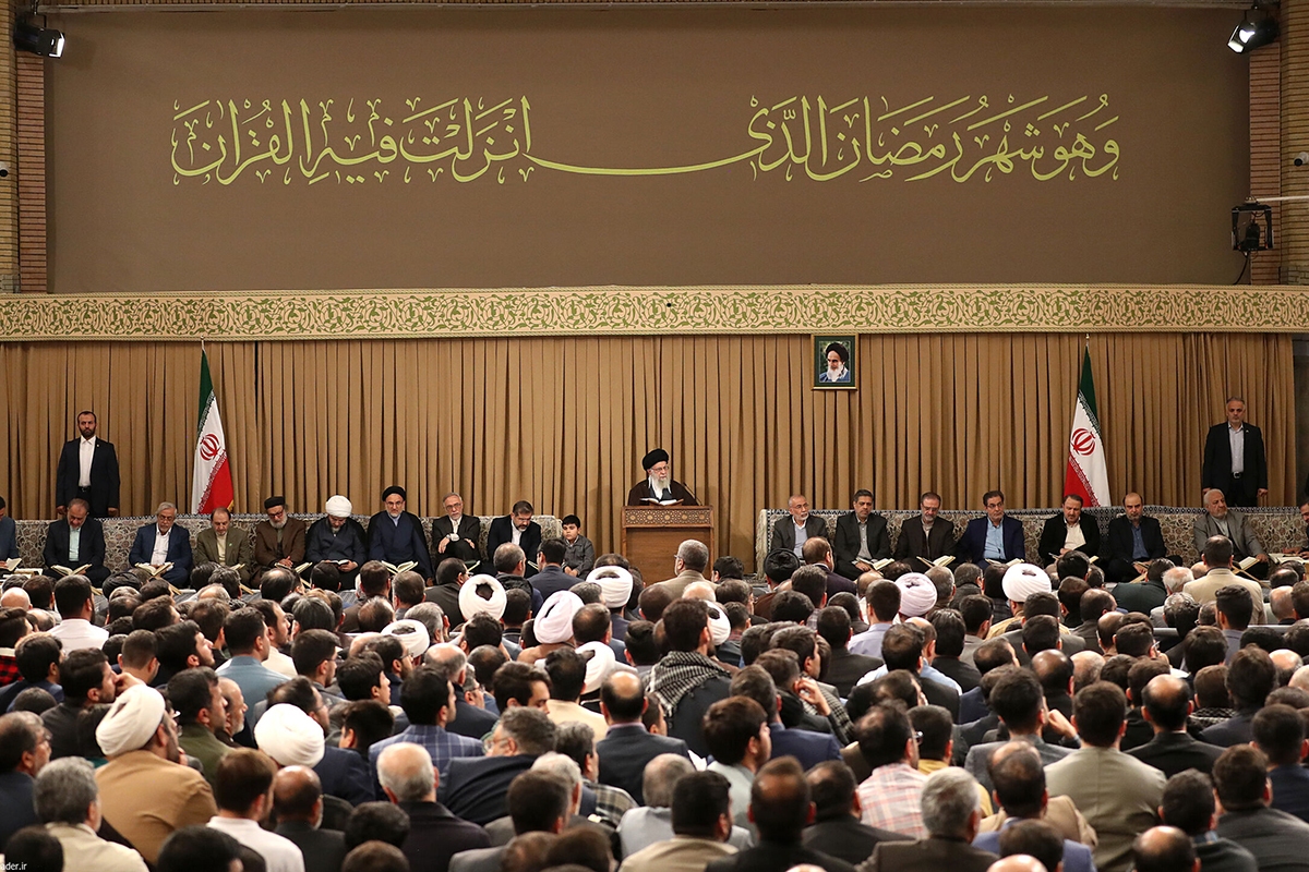 محفل انس با قرآن در حسینیه امام خمینی