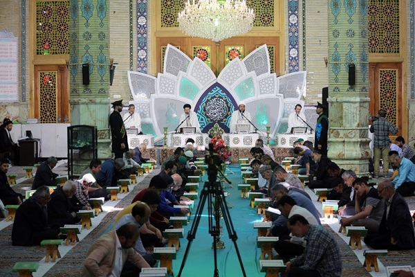 10 فروردین///// لیالی قدر؛ هم‌نفسی و دل‌دادگی به قرآن کریم در «مقابله‌خوانی»