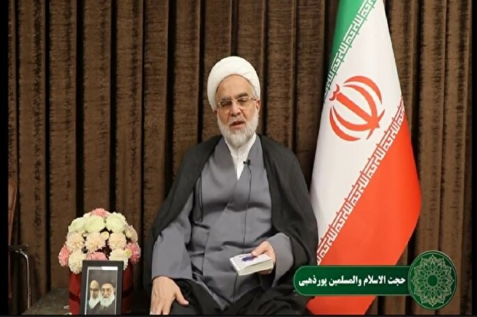 فیلم | دعوت نماینده ولی فقیه در استان کردستان برای شرکت در طرح «زندگی با آیه‌ها»