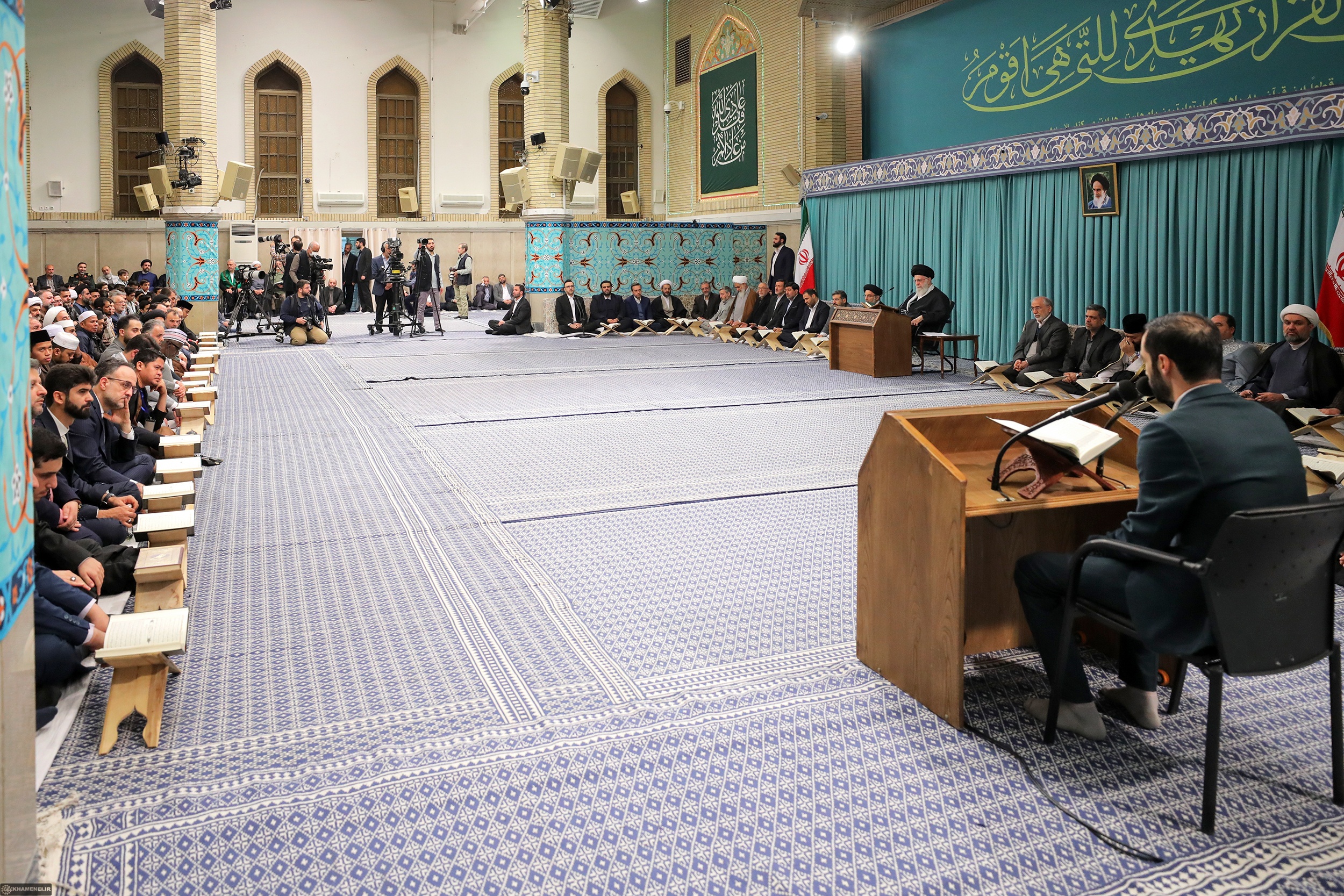 دیدار قرآنیان با رهبر انقلاب دیدار قرآنیان با رهبر انقلاب