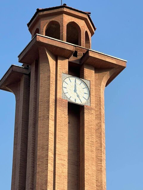 برج ساعت مرکز دائرة‌المعارف بزرگ اسلامی دوباره به حرکت درآمد