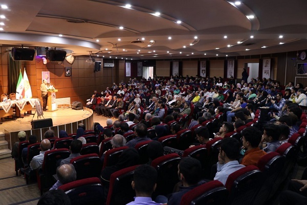 اسلامی ندوشن؛ عصارهای از فرهنگ و تمدن ایرانی اسلامی ندوشن؛ عصارهای از فرهنگ و تمدن ایرانی