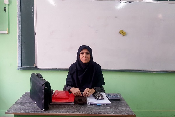 فخری سادات دهقانی