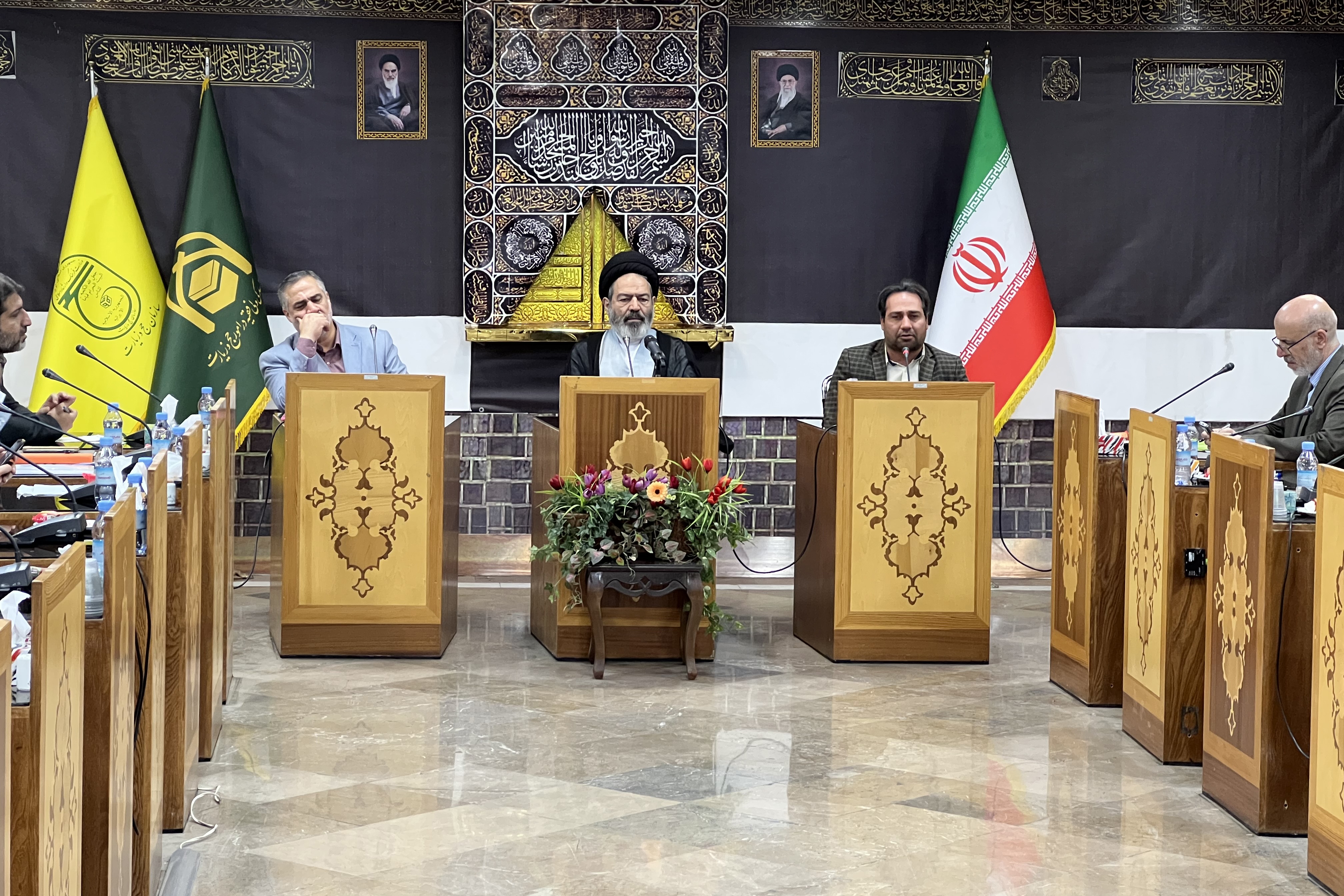 انتخاب آیات براساس مخاطبشناسی و نیاز حجاج باشد انتخاب آیات براساس مخاطبشناسی و نیاز حجاج باشد