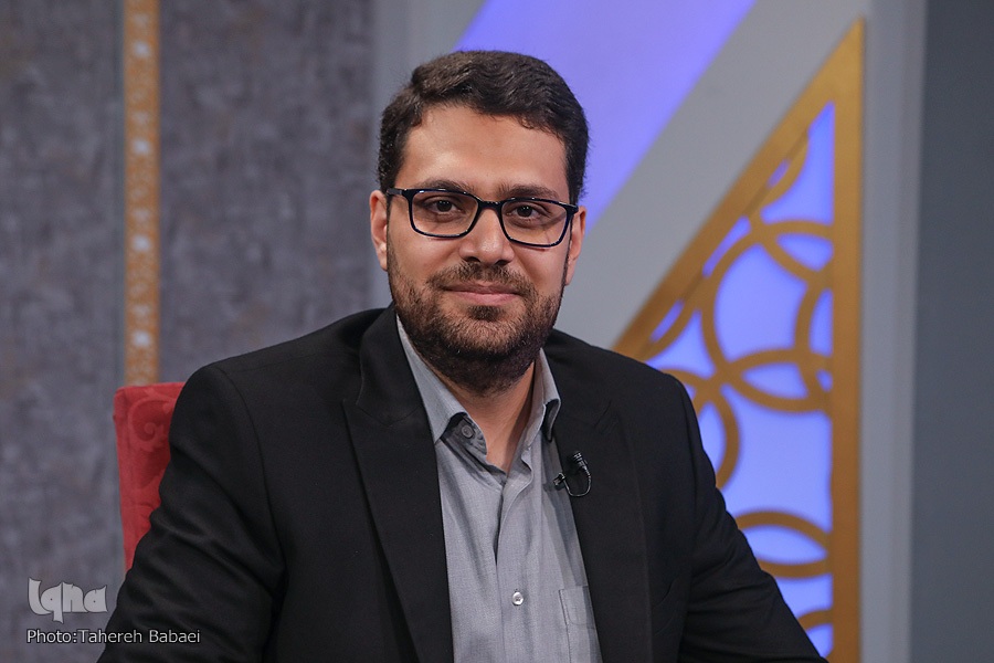 برنامه یونس شاهمرادی برای جایزه مسابقات عربستان / هدفی به نام همه‌گیری صوت تلاوت + فیلم