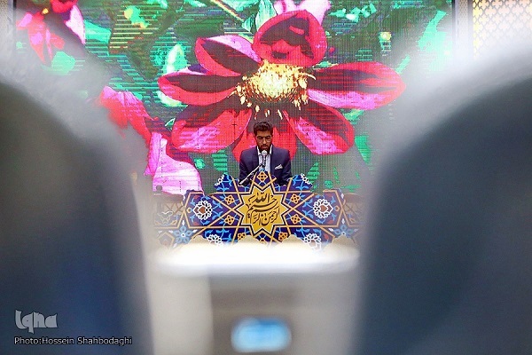 آشنایی با چهرههای مطرح حاضر در جشنواره قرآنی وزارت علوم آشنایی با چهرههای مطرح حاضر در جشنواره قرآنی وزارت علوم