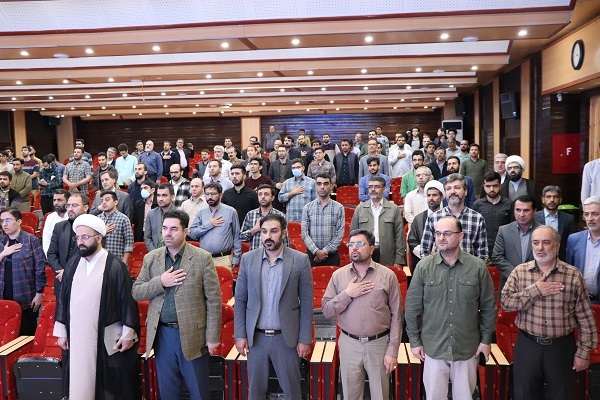 دشمن به دنبال لائیک کردن فضای دانشگاه است + عکس