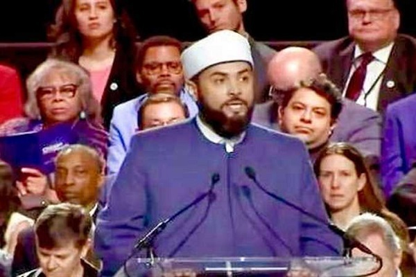 تلاوت قرآن در مراسم تحلیف شهردار جدید شیکاگو